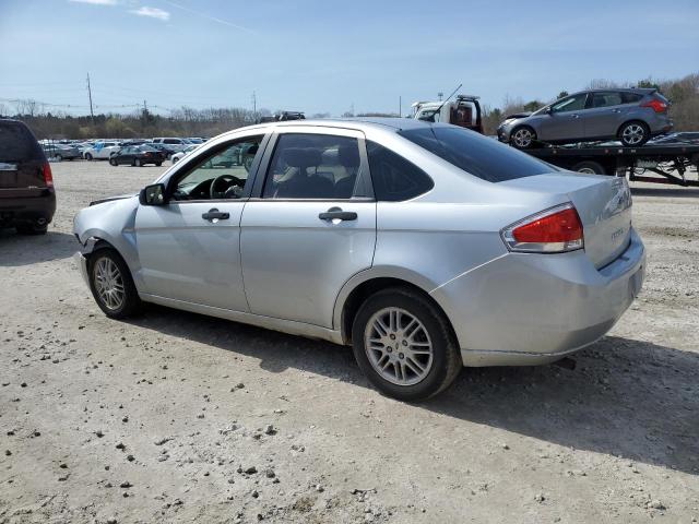 1FAHP3FN8AW192050 - 2010 FORD FOCUS SE SILVER photo 2