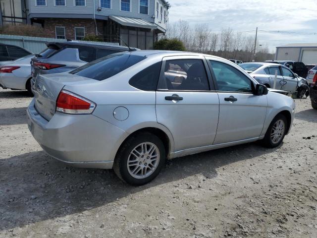 1FAHP3FN8AW192050 - 2010 FORD FOCUS SE SILVER photo 3