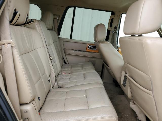 5LMFU275X7LJ00670 - 2007 LINCOLN NAVIGATOR თეთრი ფოტო 11