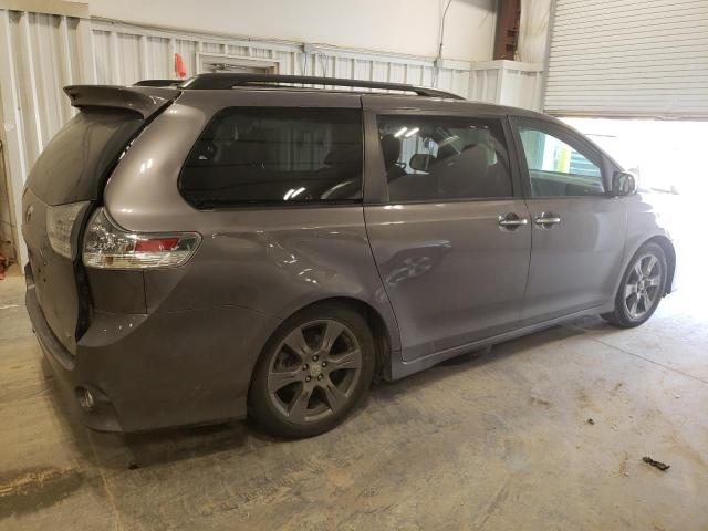 5TDXZ3DCXHS860121 - 2017 TOYOTA SIENNA SE GRAY photo 3