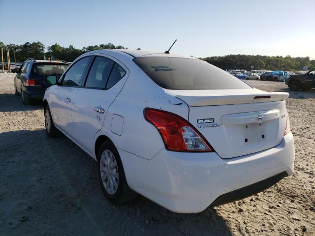 3N1CN7AP1HL843676 - 2017 NISSAN VERSA S WHITE photo 2