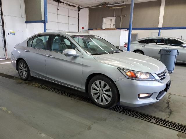 1HGCR2F83DA026296 - 2013 HONDA ACCORD EXL SILVER photo 4