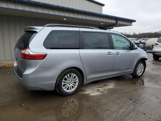 5TDYZ3DC9HS798649 - 2017 TOYOTA SIENNA XLE SILVER photo 3