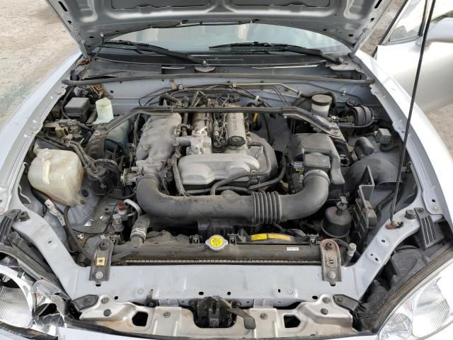 JM1NB353510214097 - 2001 MAZDA MX-5 MIATA BASE SILVER photo 11