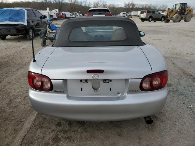 JM1NB353510214097 - 2001 MAZDA MX-5 MIATA BASE SILVER photo 6