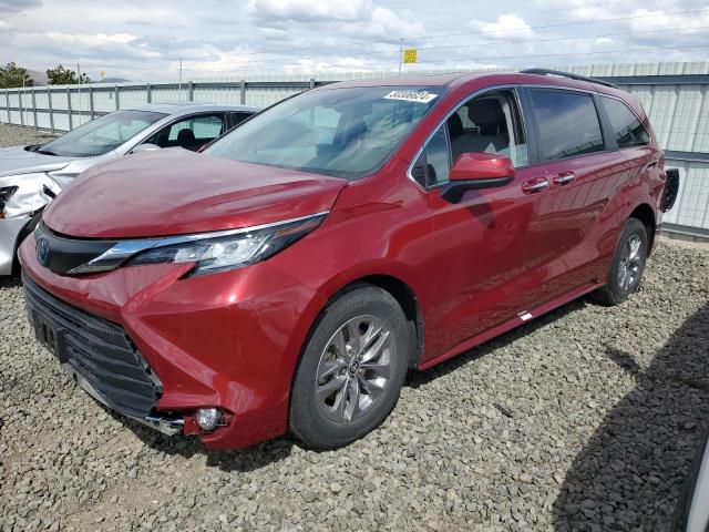 2022 TOYOTA SIENNA XLE, 