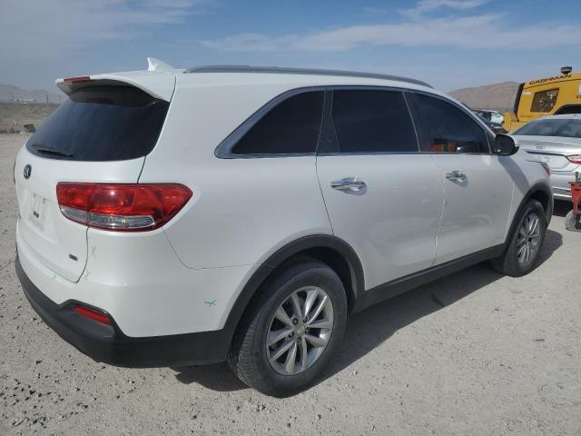 5XYPG4A37JG347590 - 2018 KIA SORENTO LX WHITE photo 3