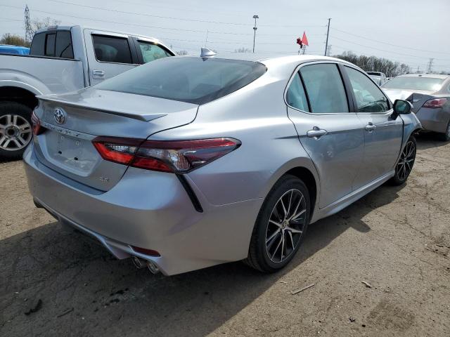 4T1G11AK3PU768149 - 2023 TOYOTA CAMRY SE NIGHT SHADE SILVER photo 3