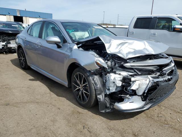 4T1G11AK3PU768149 - 2023 TOYOTA CAMRY SE NIGHT SHADE SILVER photo 4