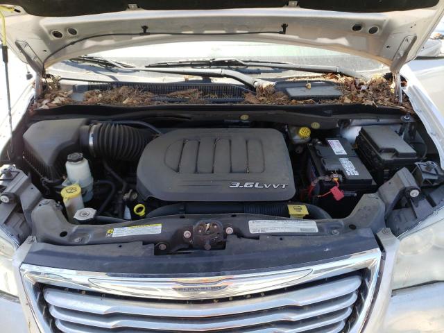 2A4RR8DG9BR784359 - 2011 CHRYSLER TOWN & COU TOURING L SILVER photo 12