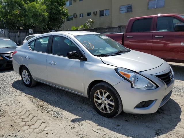 3N1CN7AP0JL850317 - 2018 NISSAN VERSA S SILVER photo 4