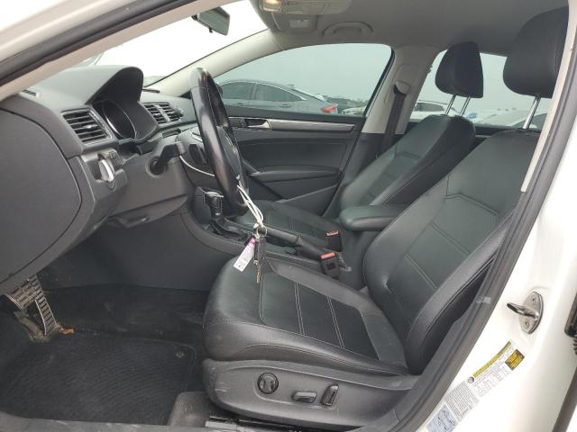 1VWDT7A38HC074686 - 2017 VOLKSWAGEN PASSAT R-LINE Weiß Foto 7