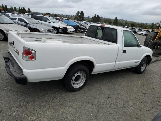 1GCCS1442WK199026 - 1998 CHEVROLET S-10 S10 WHITE photo 3