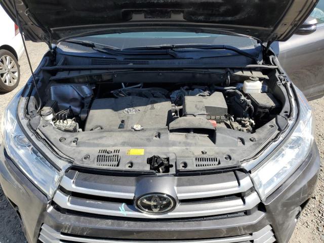 5TDKZRFH3KS564614 - 2019 TOYOTA HIGHLANDER SE GRAY photo 11