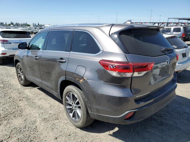 5TDKZRFH3KS564614 - 2019 TOYOTA HIGHLANDER SE GRAY photo 2