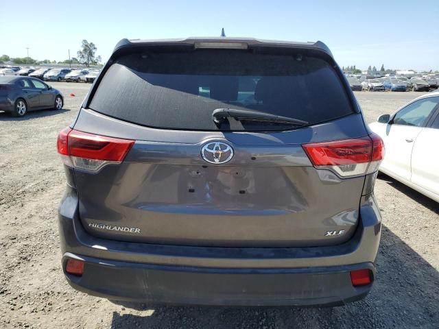 5TDKZRFH3KS564614 - 2019 TOYOTA HIGHLANDER SE GRAY photo 6