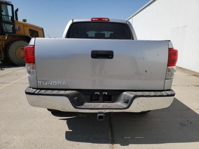 5TFEM5F11CX042115 - 2012 TOYOTA TUNDRA CREWMAX SR5 SILVER photo 6