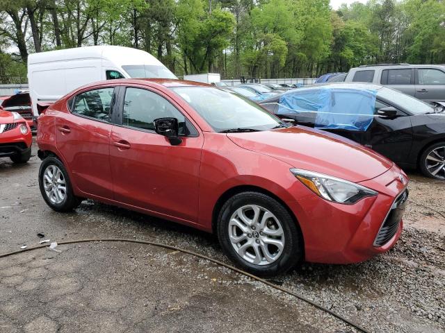 3MYDLBYV0JY310002 - 2018 TOYOTA YARIS IA RED photo 4