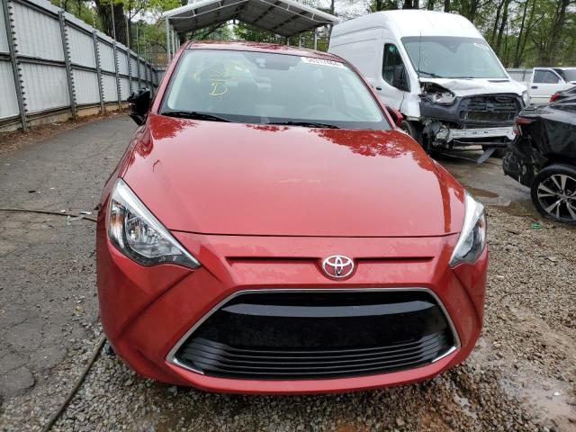 3MYDLBYV0JY310002 - 2018 TOYOTA YARIS IA RED photo 5