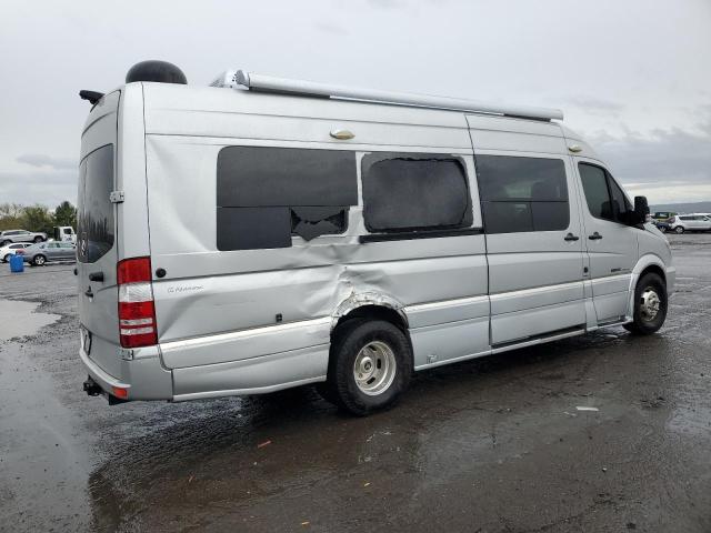 WDAPF4CD2F5987475 - 2015 MERCEDES-BENZ SPRINTER 3500 SILVER photo 3