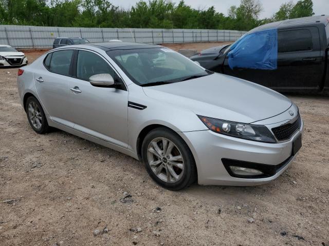 KNAGN4A78B5098104 - 2011 KIA OPTIMA EX WHITE photo 4