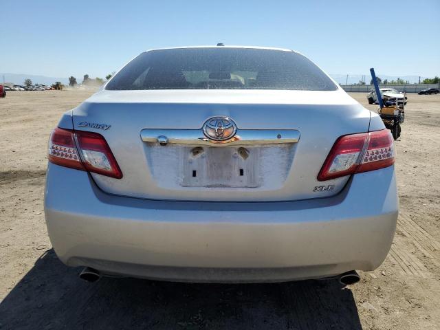 4T1BK3EK5BU117126 - 2011 TOYOTA CAMRY SE SILVER photo 6