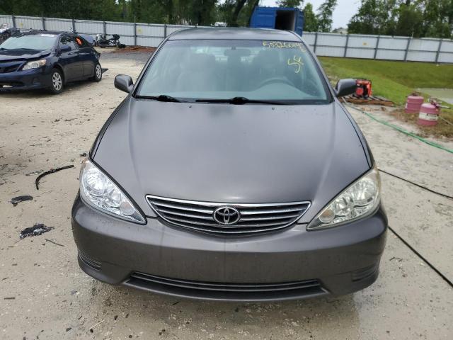 4T1BE32K15U551124 - 2005 TOYOTA CAMRY LE GRAY photo 5