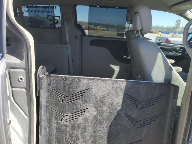 2C7WC1CG9GR247259 - 2016 CHRYSLER TOWN & COU TOURING L SILVER photo 11