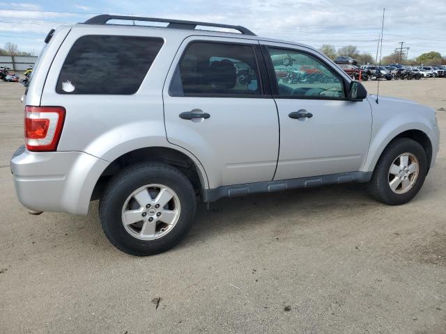 1FMCU0D71CKB80747 - 2012 FORD ESCAPE XLT SILVER photo 3