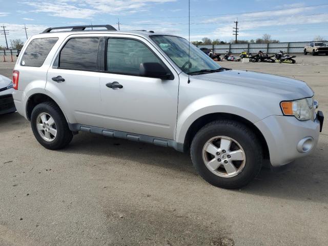 1FMCU0D71CKB80747 - 2012 FORD ESCAPE XLT SILVER photo 4