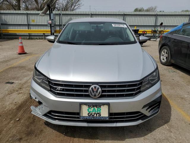 1VWDT7A32HC039609 - 2017 VOLKSWAGEN PASSAT R-LINE فضي صورة 5