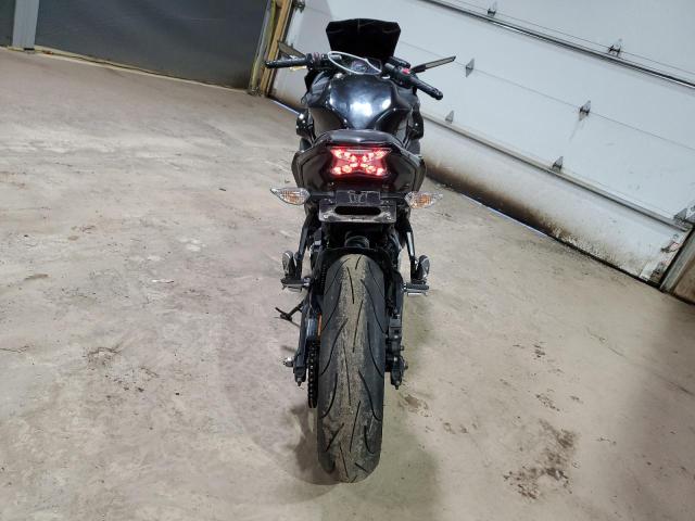 JKAEXEJ1XHDA00577 - 2017 KAWASAKI EX650 J შავი ფოტო 4