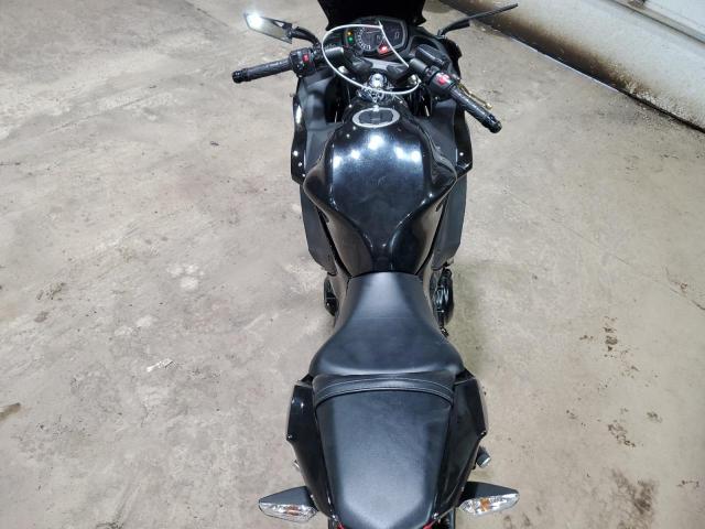 JKAEXEJ1XHDA00577 - 2017 KAWASAKI EX650 J შავი ფოტო 6