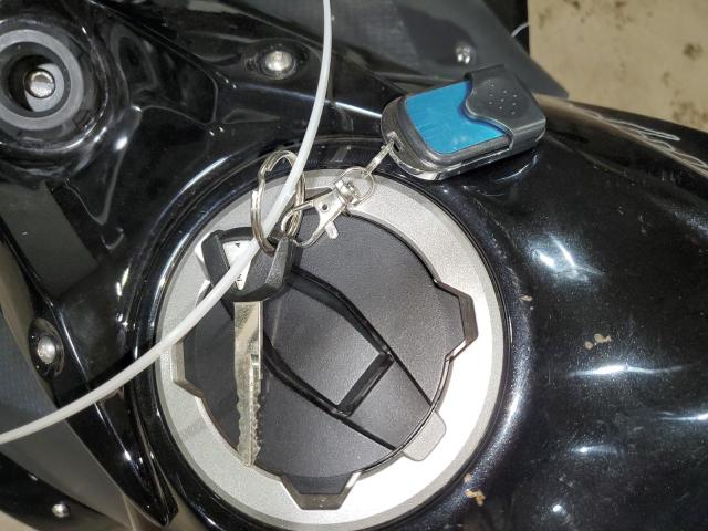 JKAEXEJ1XHDA00577 - 2017 KAWASAKI EX650 J შავი ფოტო 8