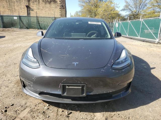 5YJ3E1EAXKF410928 - 2019 TESLA MODEL 3 رمادي صورة 5