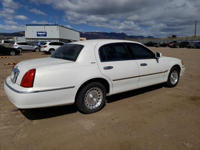 1LNHM81W1XY629122 - 1999 LINCOLN TOWN CAR EXECUTIVE WHITE photo 3