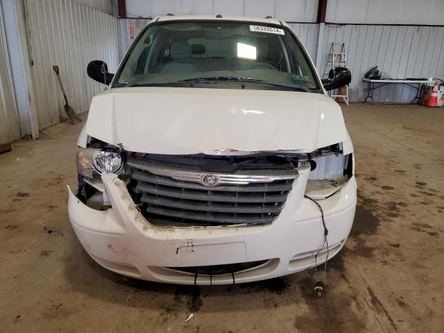 2A4GP44R57R341432 - 2007 CHRYSLER TOWN & COU LX WHITE photo 5