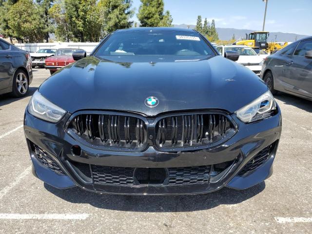 WBAGV8C02NCK08667 - 2022 BMW M850XI BLACK photo 5