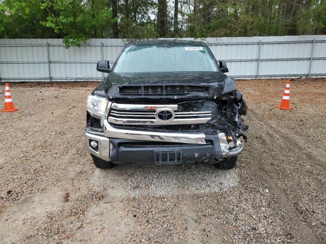 5TFUM5F11HX070371 - 2017 TOYOTA TUNDRA DOUBLE CAB SR/SR5 BLACK photo 5