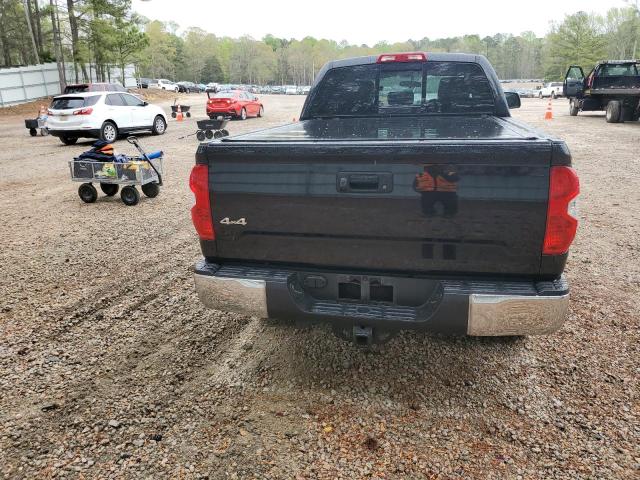 5TFUM5F11HX070371 - 2017 TOYOTA TUNDRA DOUBLE CAB SR/SR5 BLACK photo 6
