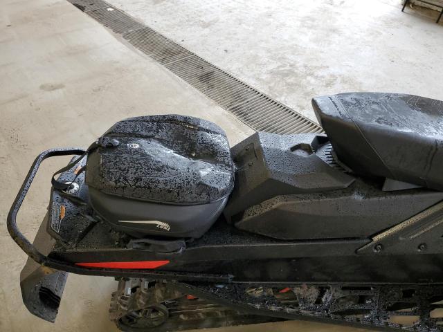 2BPSUERA1RV000086 - 2024 BOMBARDIER SKIDOO BLACK photo 6