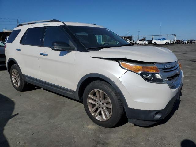 1FM5K7D88DGB70379 - 2013 FORD EXPLORER XLT WHITE photo 4