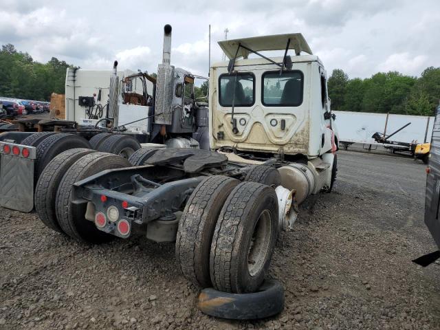 3AKJHLDV5RSUW1241 - 2024 FREIGHTLINER CASCADIA 1 WHITE photo 4