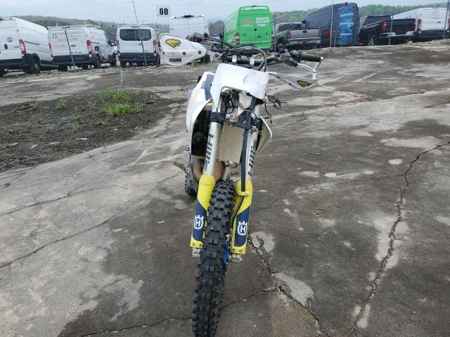 VBKUAL403KM420663 - 2019 HUSQVARNA FE501 WHITE photo 2