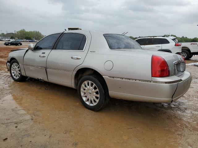 1LNHM81W56Y604755 - 2006 LINCOLN TOWN CAR SIGNATURE SILVER photo 2