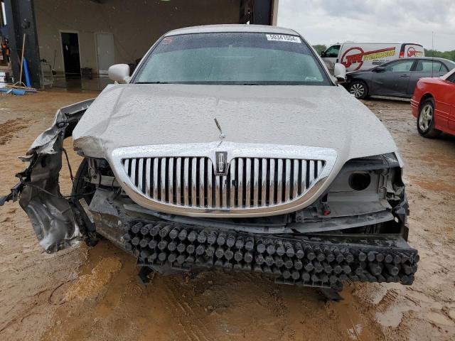 1LNHM81W56Y604755 - 2006 LINCOLN TOWN CAR SIGNATURE SILVER photo 5