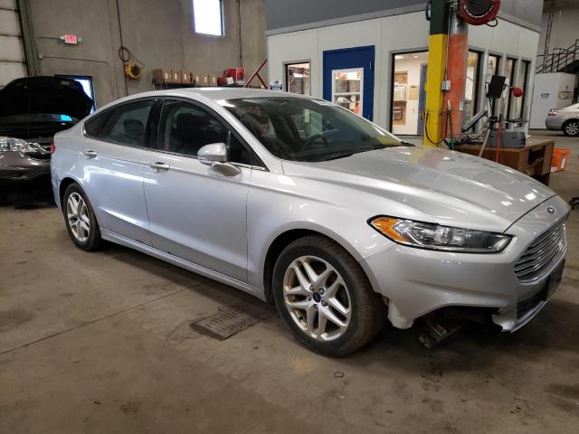 1FA6P0H77E5361605 - 2014 FORD FUSION SE SILVER photo 4