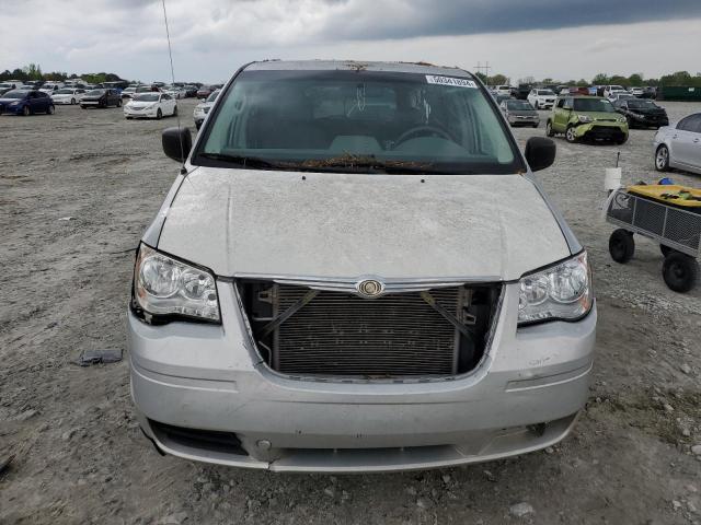 2A4RR4DE2AR102671 - 2010 CHRYSLER TOWN & COU LX SILVER photo 5