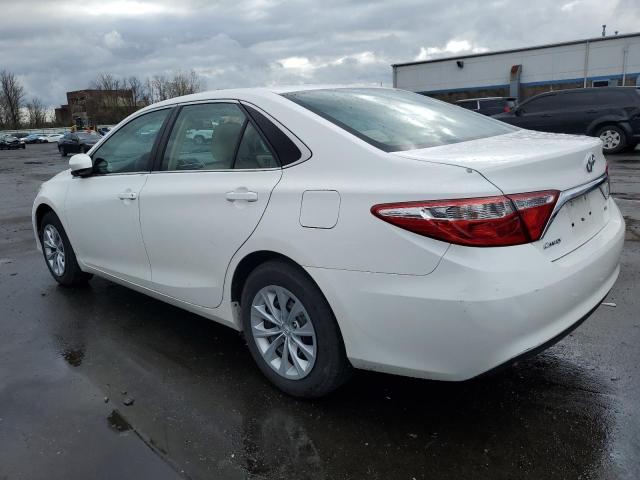 4T4BF1FKXFR509750 - 2015 TOYOTA CAMRY LE WHITE photo 2