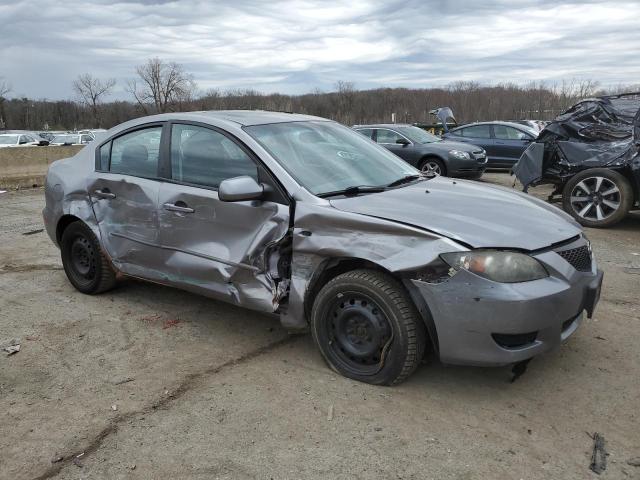 JM1BK32G261482326 - 2006 MAZDA 3 I GRAY photo 4